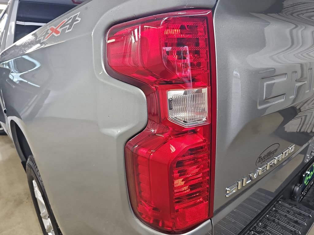 Used 2024 Sterling Gray Metallic Chevrolet LT (2FL) image 39