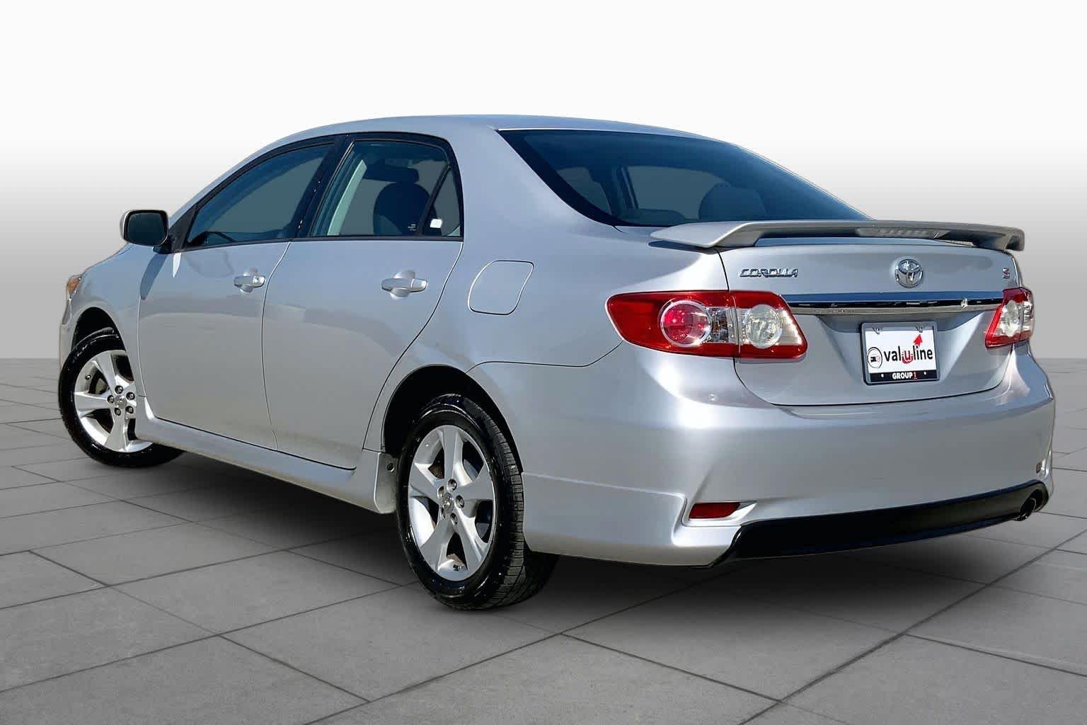 Used 2013 Classic Silver Metallic Toyota S image 12