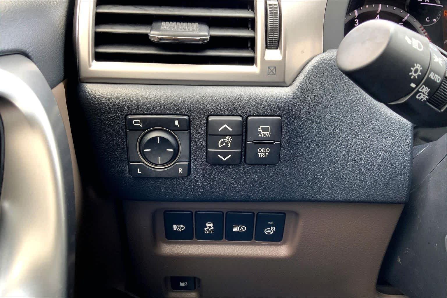 Used 2022 Claret Mica Lexus Luxury image 34