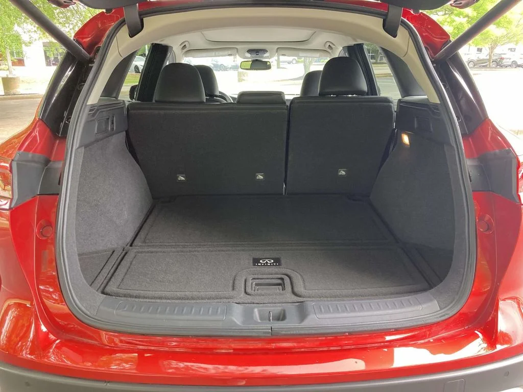 Used 2021 Red INFINITI Sensory image 8
