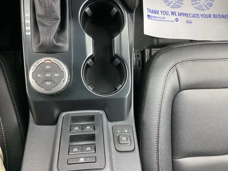 New 2025 Velocity Blue Metallic Ford Badlands® image 28