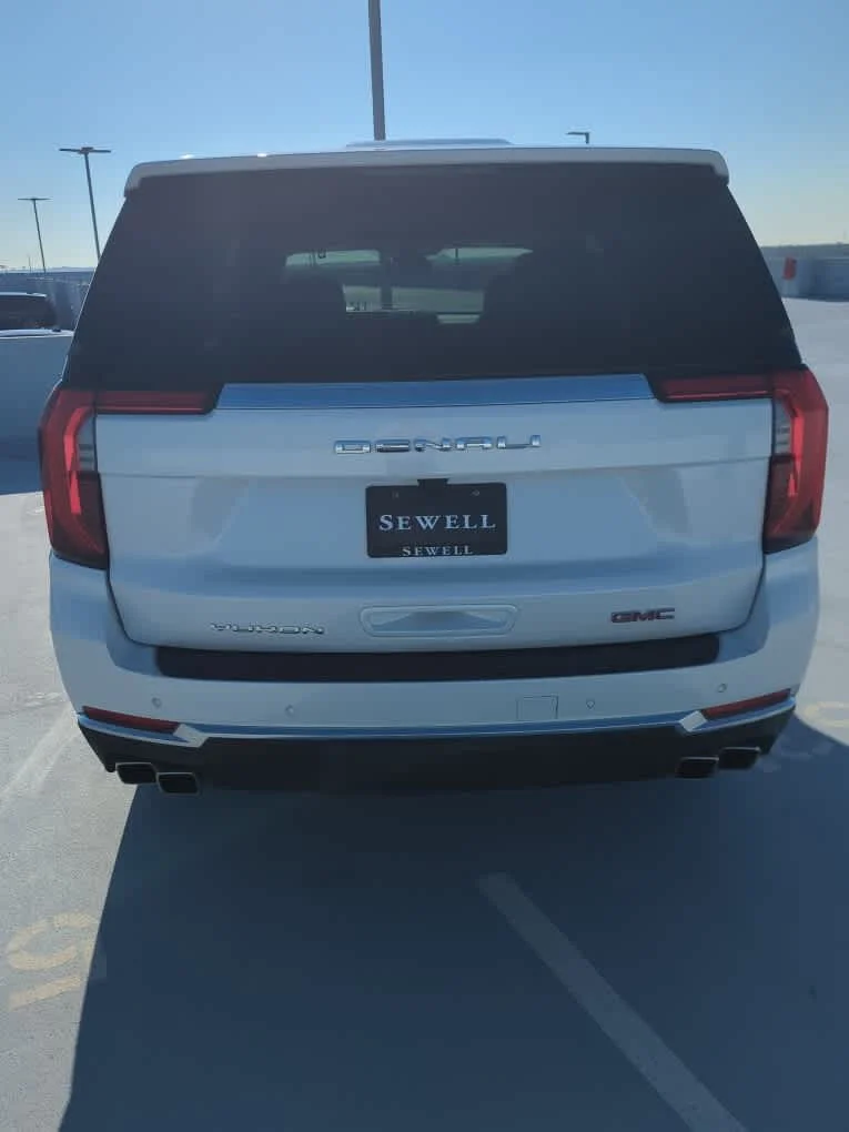 Used 2025 White Frost Tricoat GMC Denali image 5