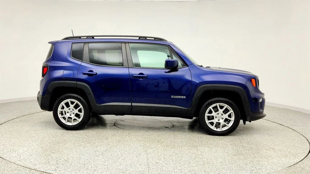 Used 2020 Jetset Blue Clearcoat Jeep Latitude 4x4 with Remote Start image 4
