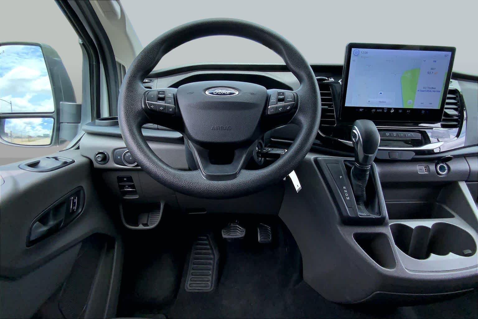 Used 2025 Oxford White Ford XLT image 6
