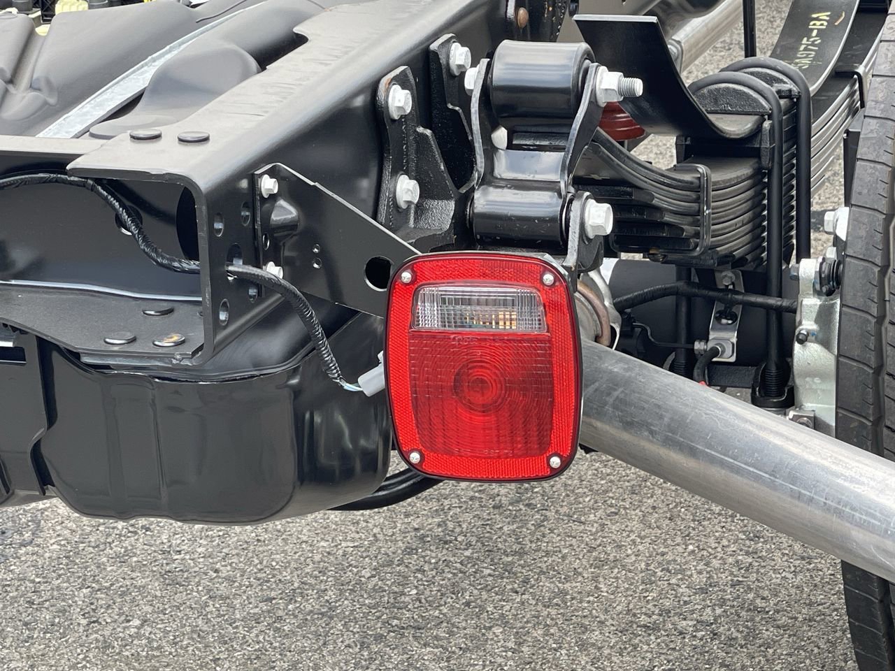 2025 Ford F-450 Super Duty Chassis Cab XL - Photo 9
