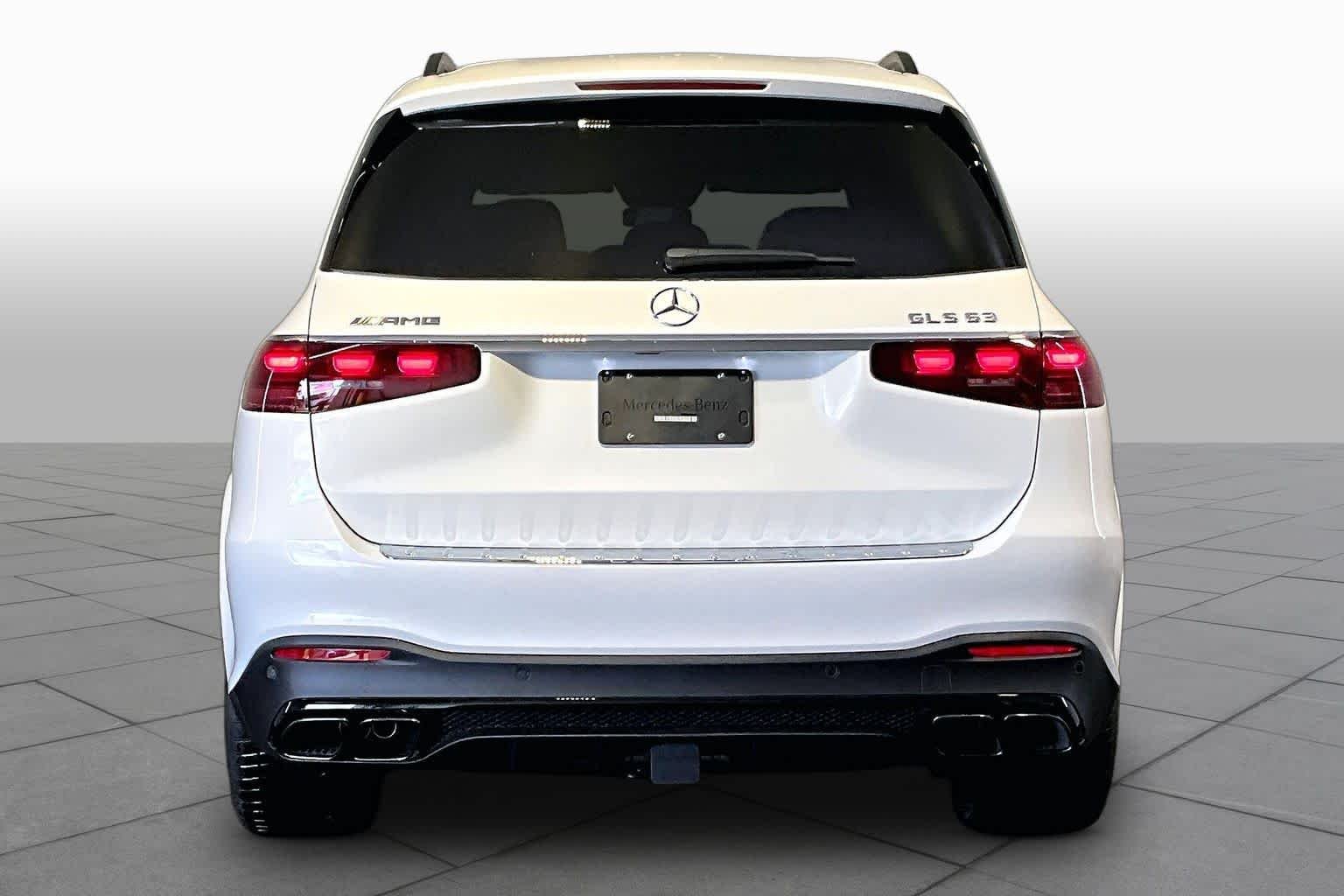 New 2026 MANUFAKTUR Moonlight White Metallic Mercedes-Benz AMG® GLS 63 image 4