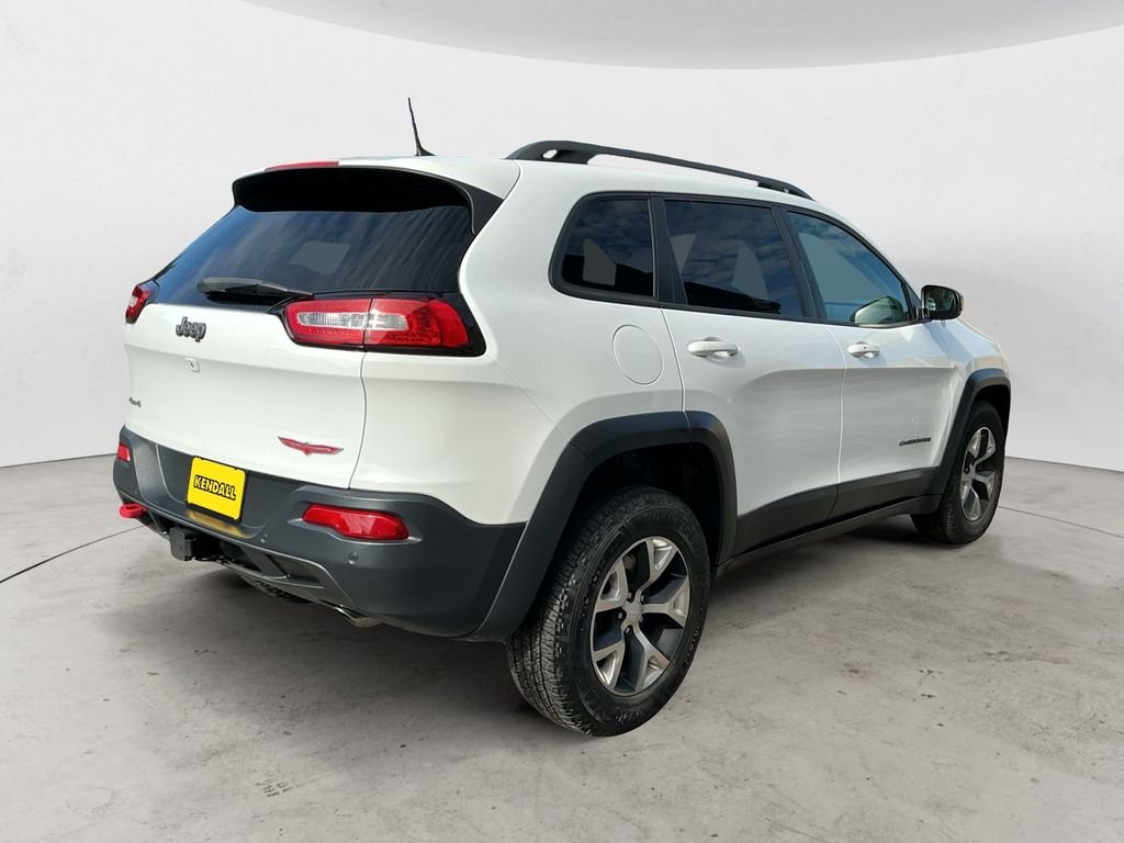 Used 2018 White Jeep Trailhawk image 5