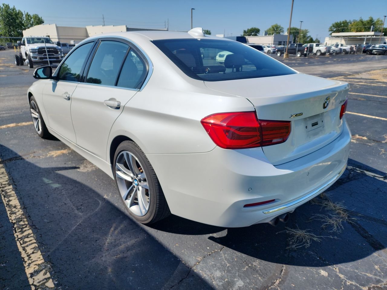 Used 2016 White Metallic BMW 328i xDrive image 3