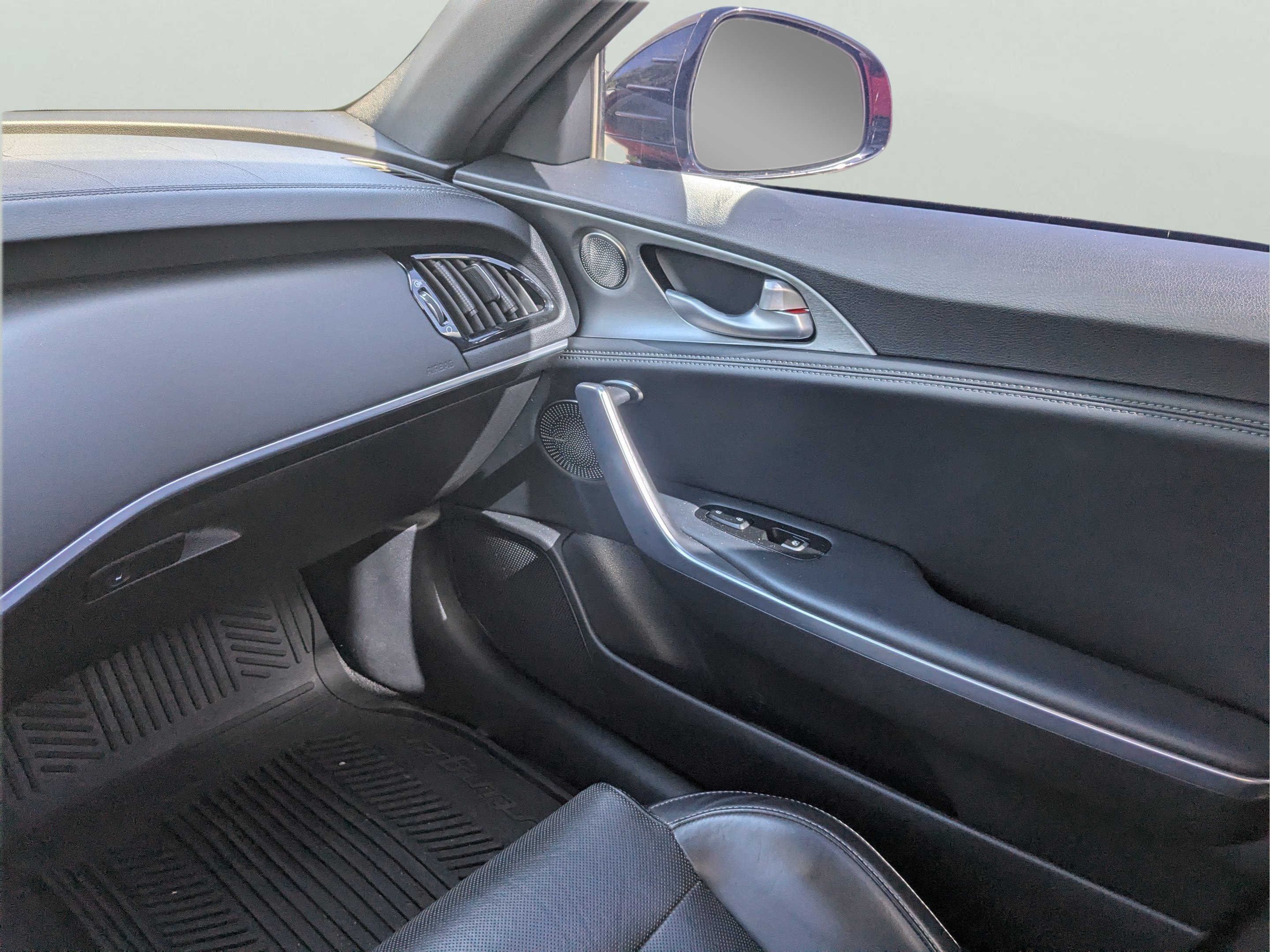Used 2018 HiChroma Red Kia GT2 image 18