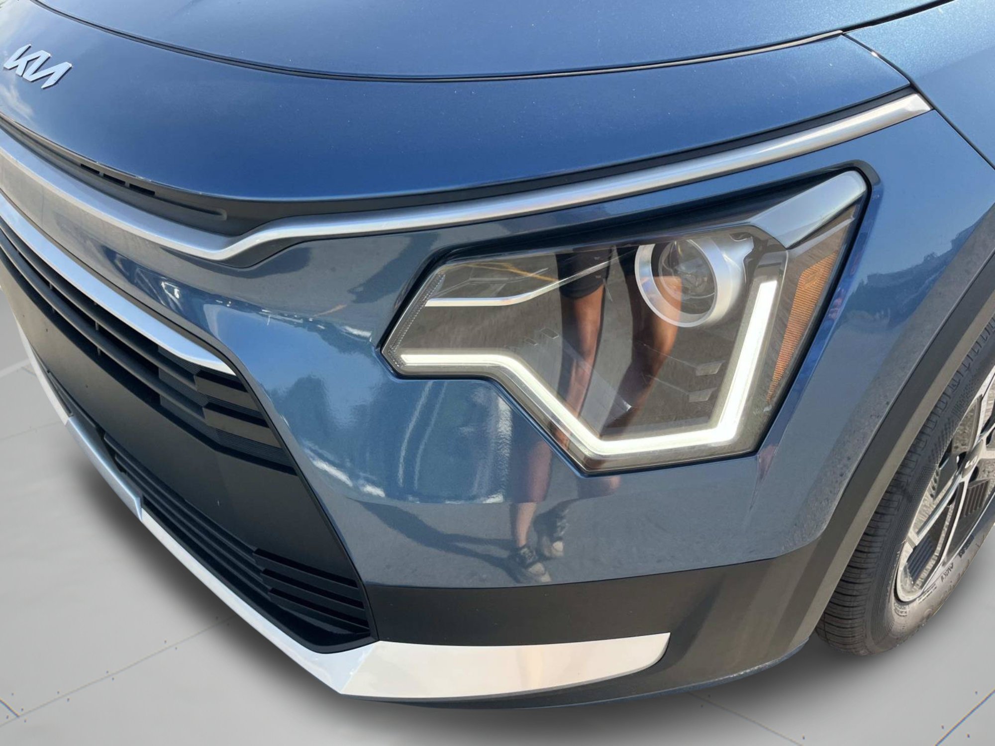 New 2026 Mineral Blue Kia EX image 9