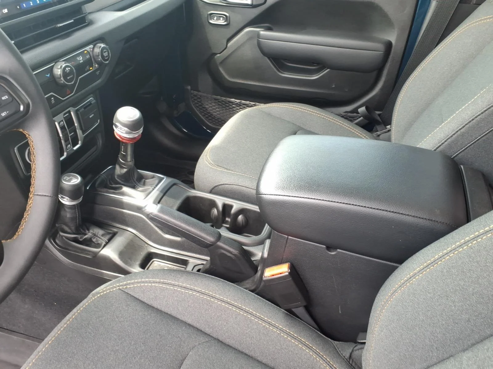 Used 2025 Fathom Blue Pearlcoat Jeep Sport S image 18
