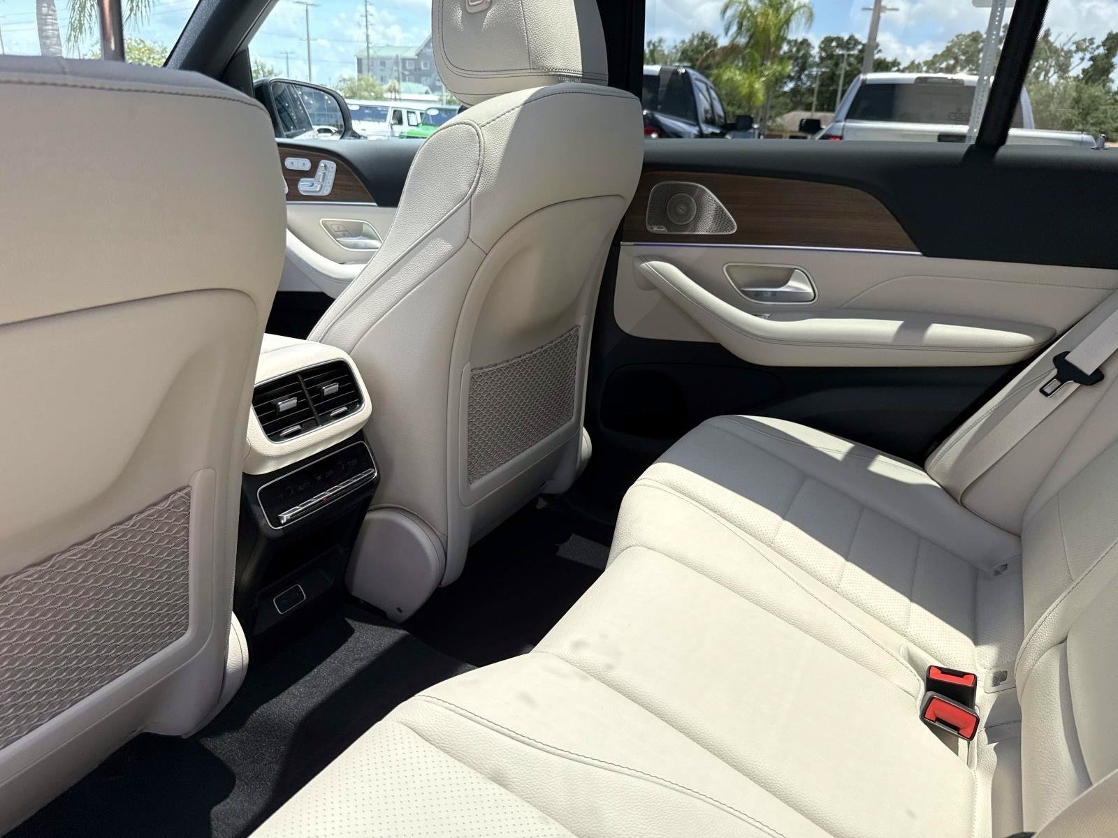 New 2026 Moonlight White Mercedes-Benz 350 4MATIC® SUV image 15