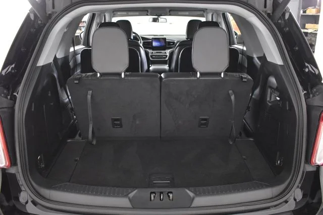 Used 2020 Black Ford XLT image 17