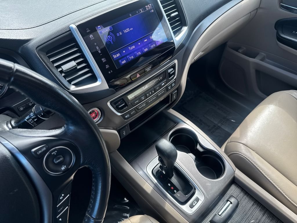 Used 2017  Honda EX-L image 21