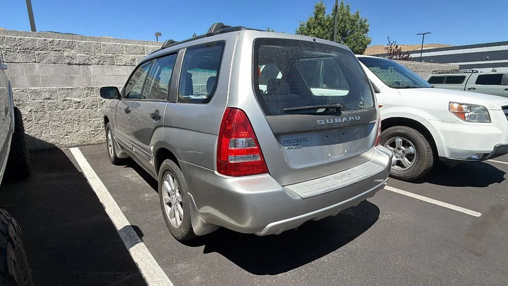 Used 2005 Platinum Silver Metallic Subaru 2.5XS image 3