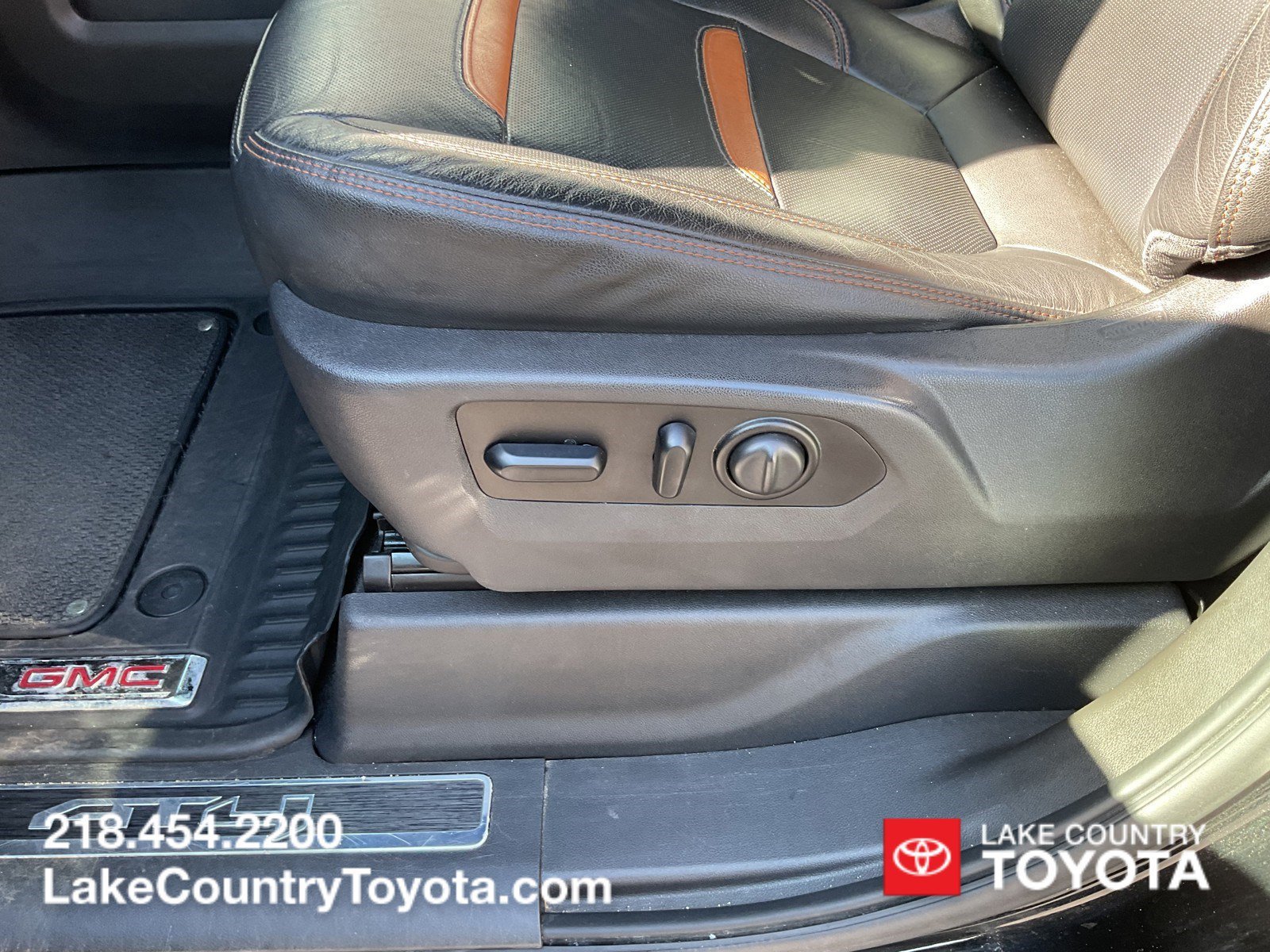 Used 2021 Onyx Black GMC AT4 image 24