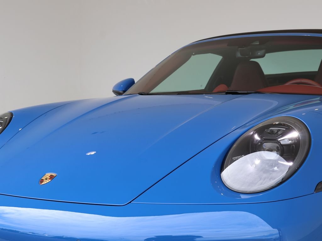 Used 2024  Porsche Targa 4 GTS image 32
