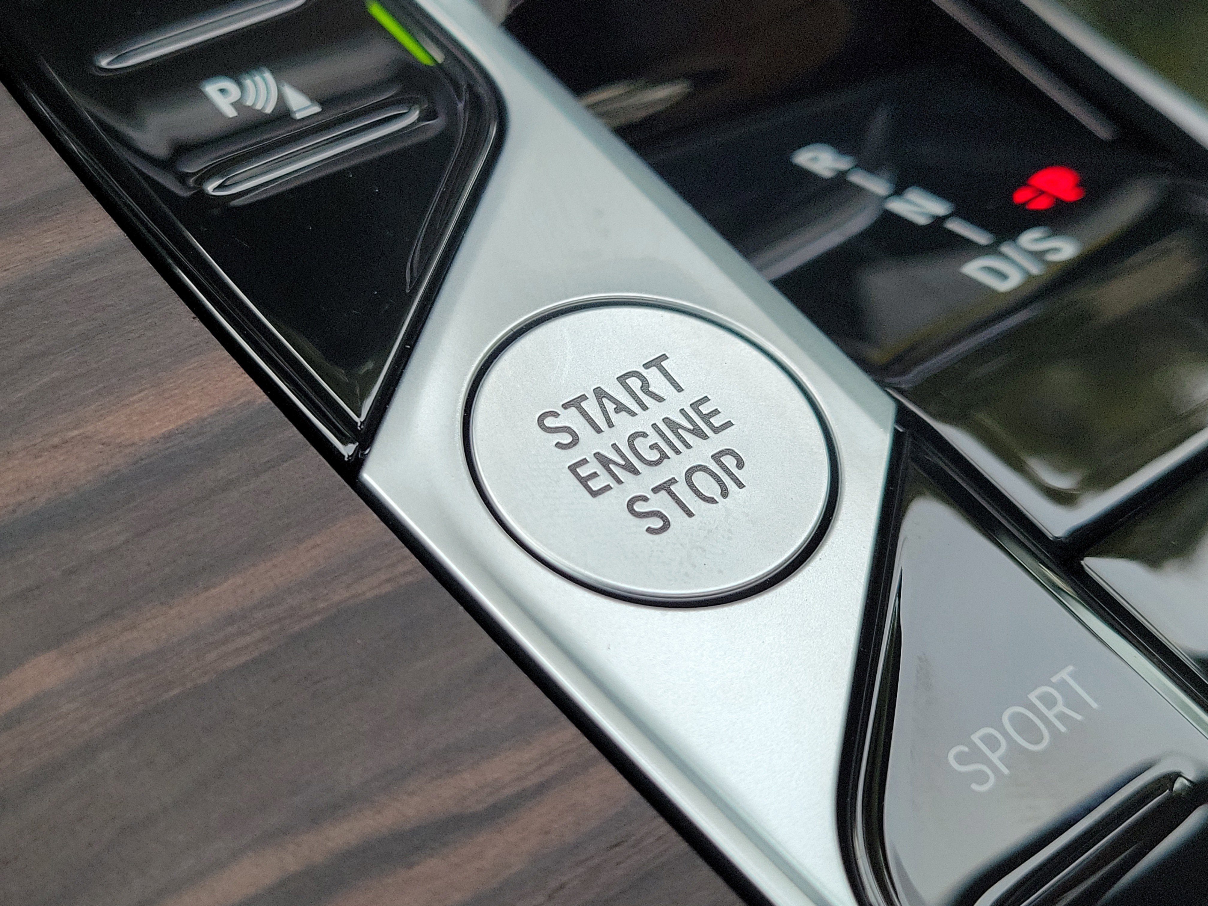 New 2026 Alpine White BMW sDrive40i image 30