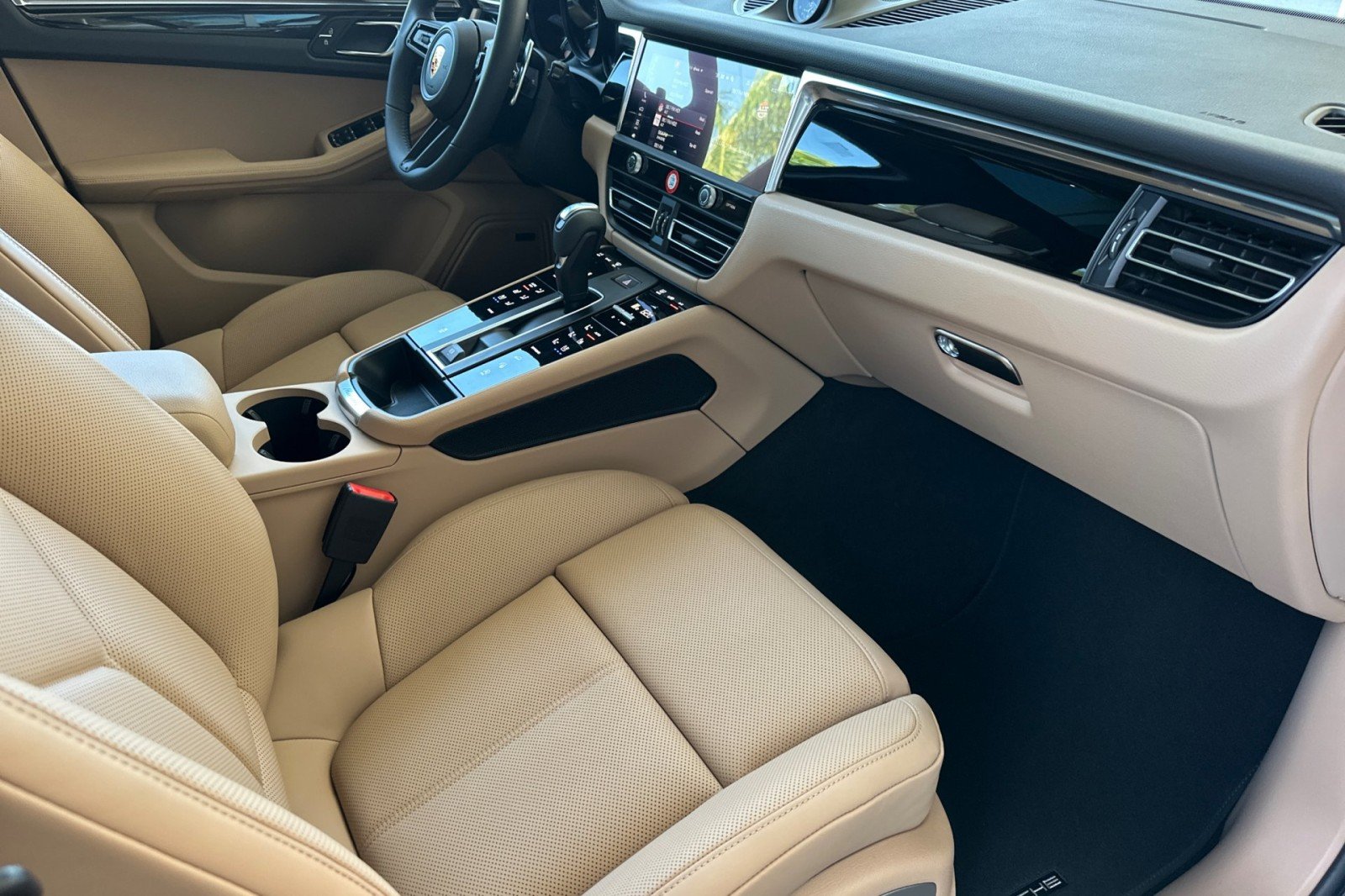 New 2026 Gentian Blue Metallic Porsche AWD image 16