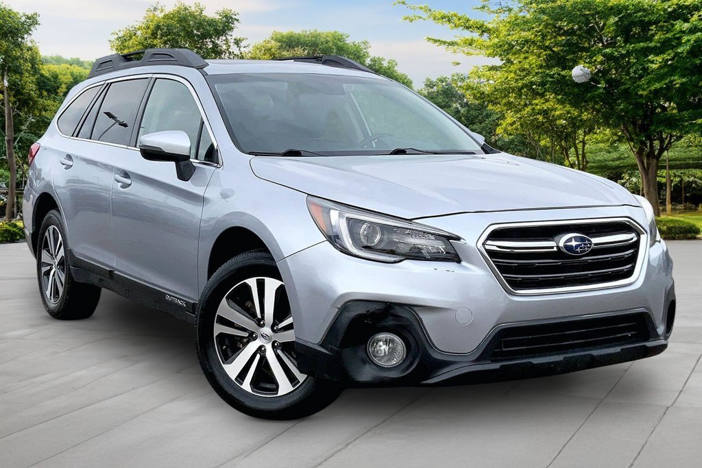 Used 2019 Silver Subaru 2.5i image 3