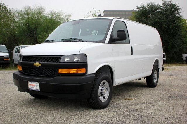New 2025 Summit White Chevrolet WT image 7