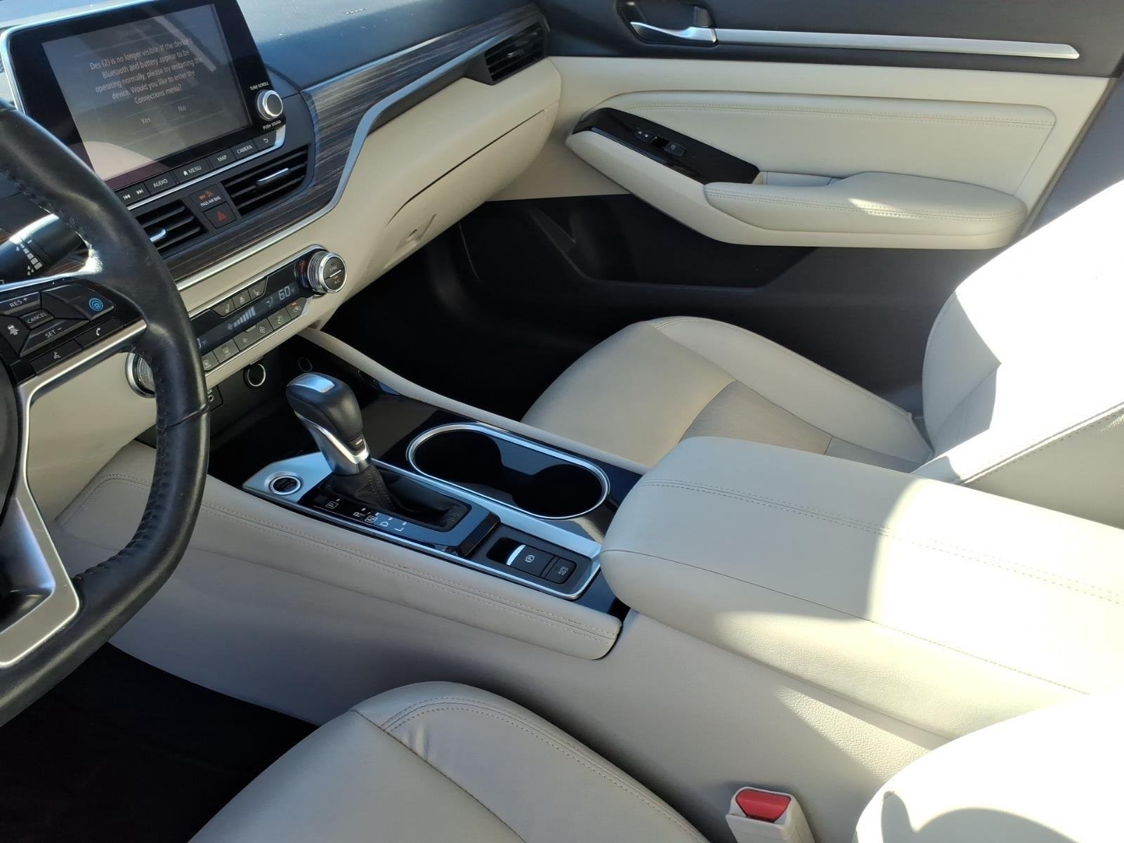 Used 2020 Pearl White Tricoat Nissan 2.0 Platinum image 22