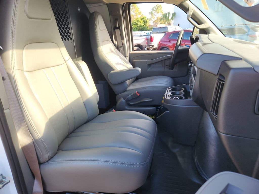 2025 Chevrolet Express Cargo Work Van - Photo 14