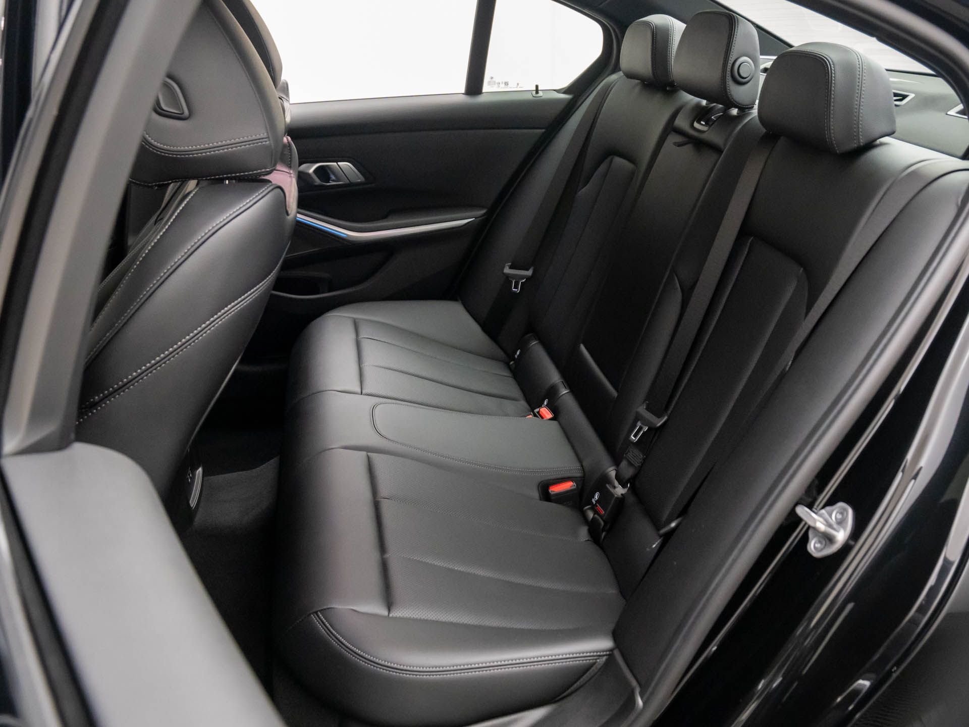 New 2026 Black Sapphire Metallic BMW 330i xDrive image 17