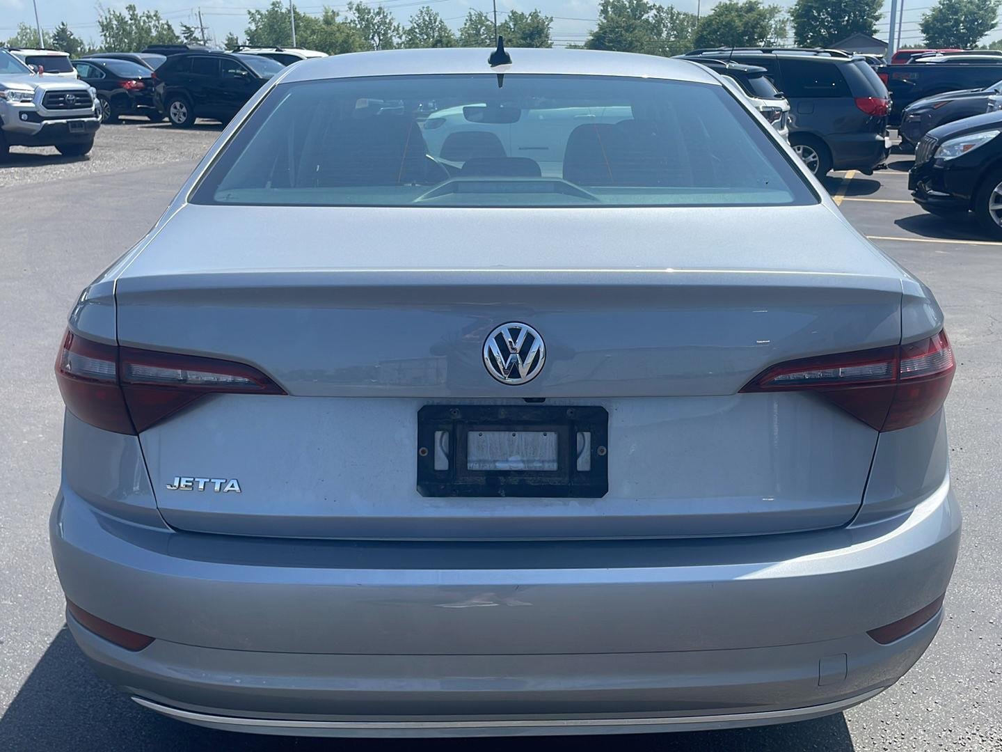 Used 2021 Platinum Gray Metallic Volkswagen SE image 8