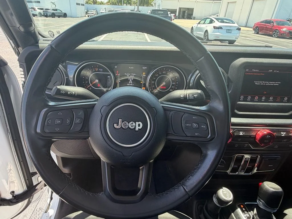 Used 2022 White Jeep Altitude image 20
