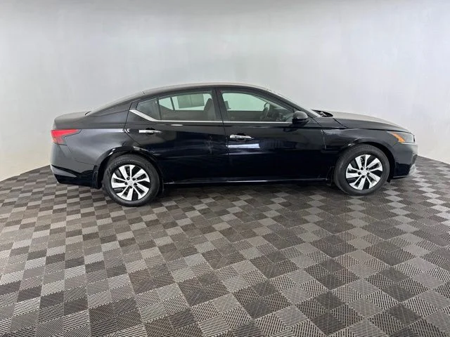 Used 2023 Black Nissan 2.5 S image 4