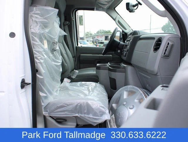 New 2026 Oxford White Ford Base image 17