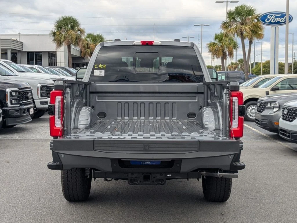 2026 Ford F-250 Super Duty Platinum - Photo 13