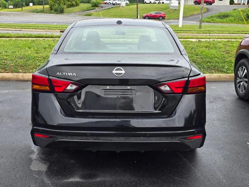 Used 2025 Black Nissan 2.5 SV image 11