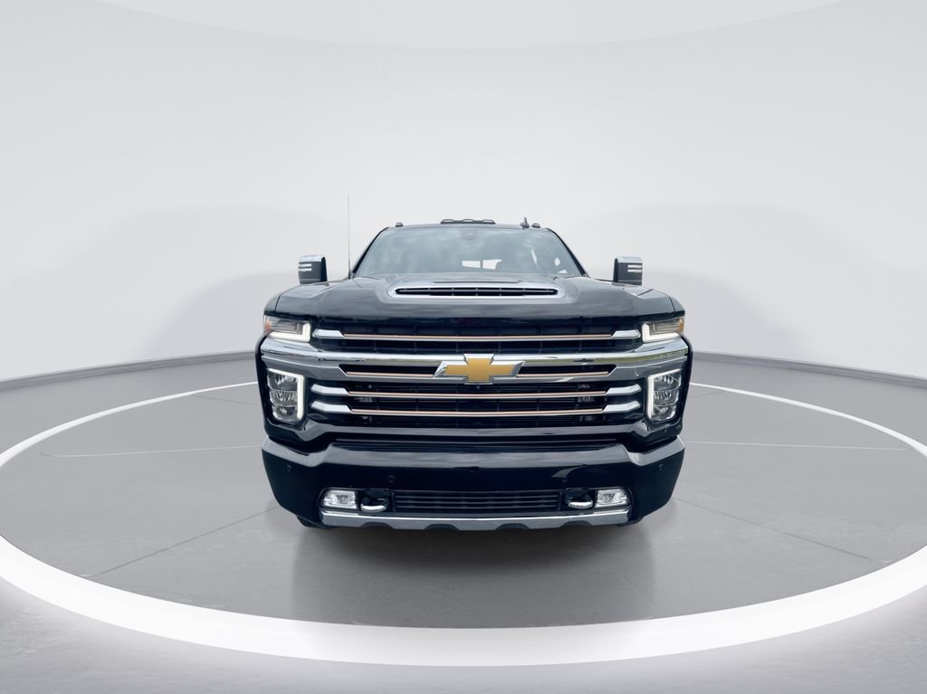 Used 2023 Black Chevrolet High Country image 3