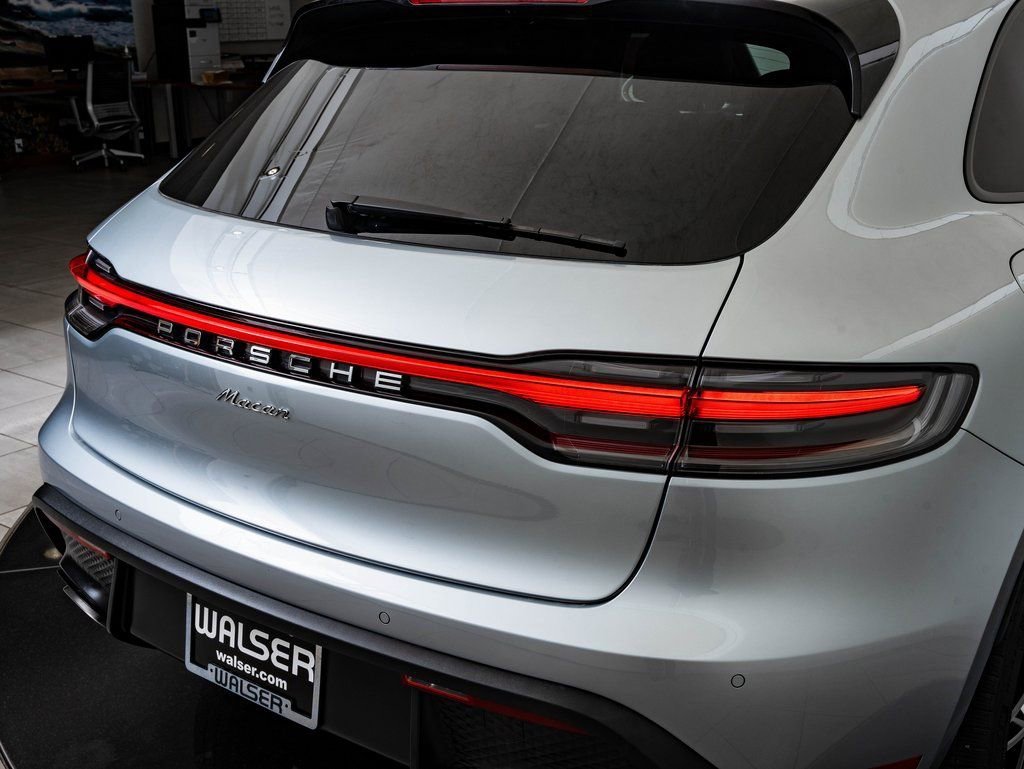 Used 2025 Dolomite Silver Metallic Porsche  image 17