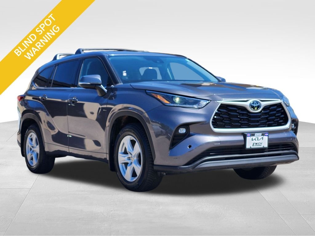 Used 2021 Gray Toyota LE image 5
