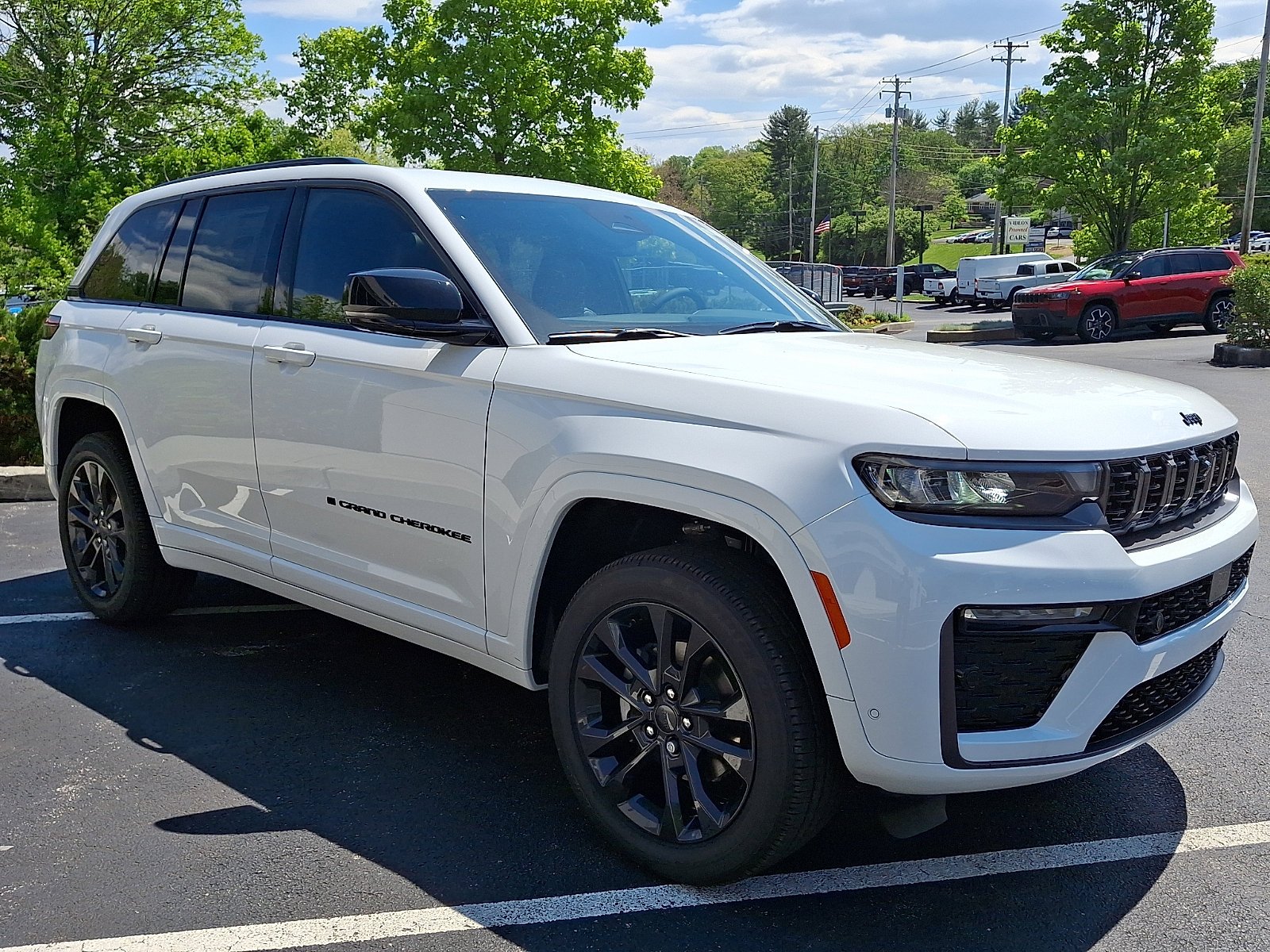 New 2026 Bright White Clear-Coat Exterior Paint Jeep Limited Reserve image 2