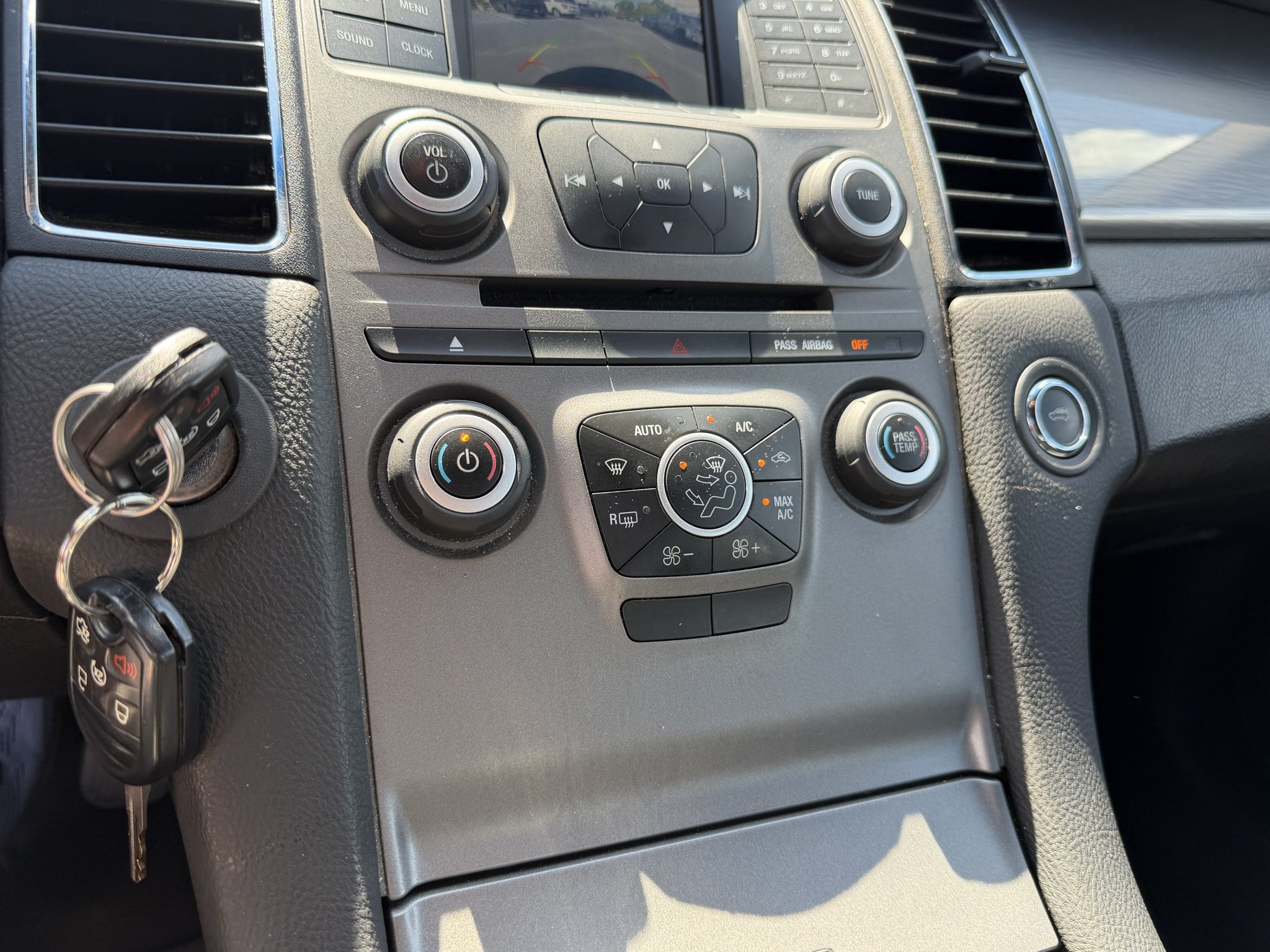 2018 Ford Taurus SEL - Photo 25