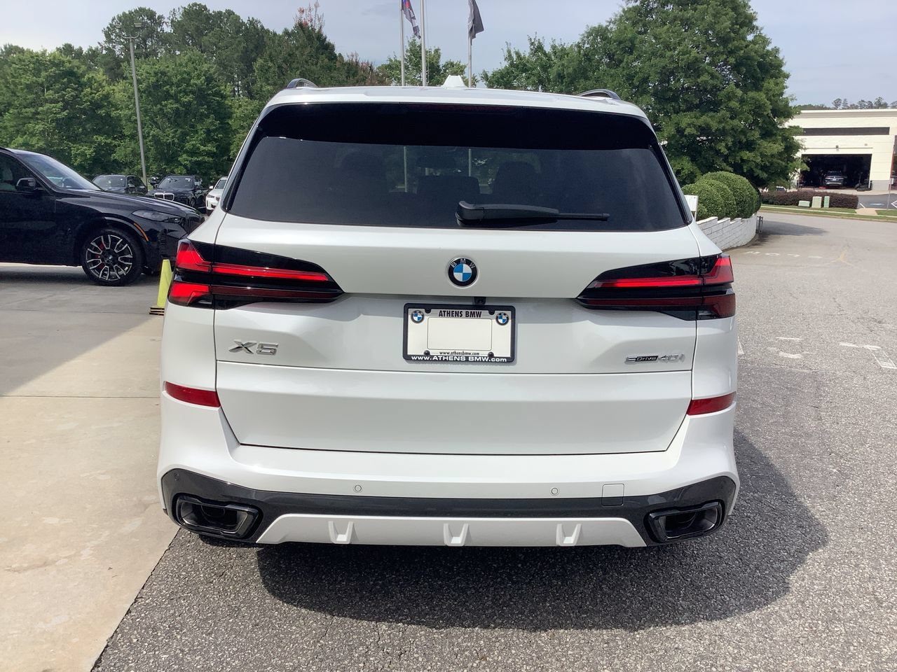 New 2026 Mineral White Metallic BMW sDrive40i image 7