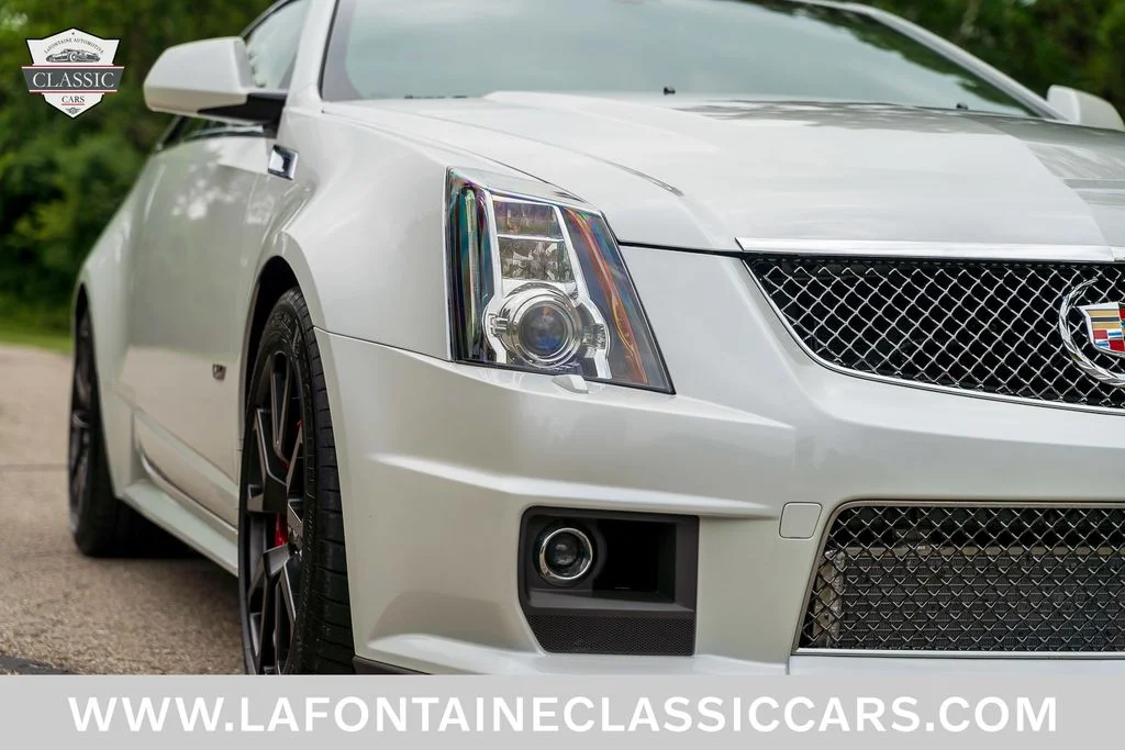 Used 2015 White Cadillac Base image 21