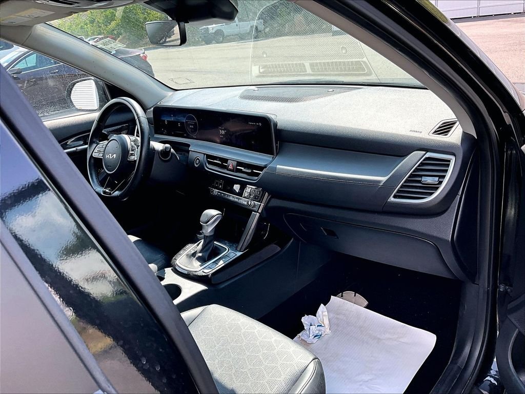 Used 2024 Fusion Black Kia SX image 14