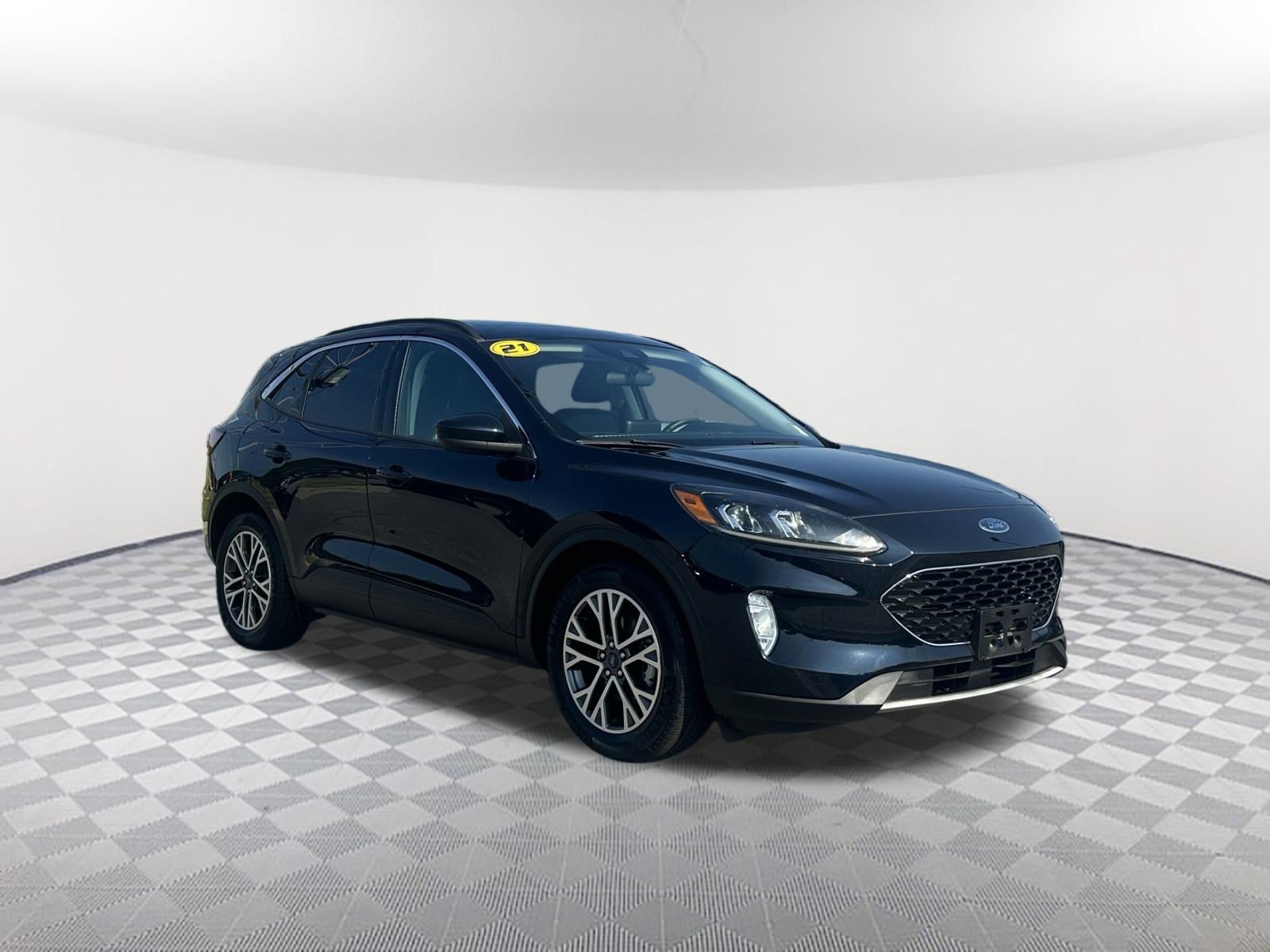 Used 2021 Blue Metallic Ford SEL image 3