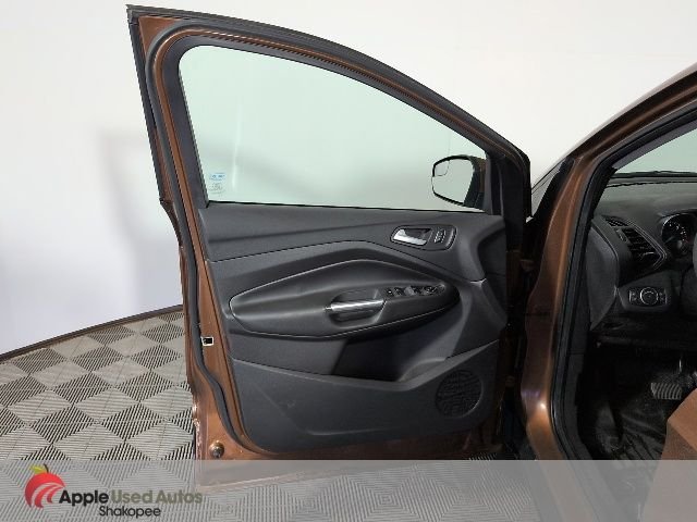Used 2017 Red Ford SE image 11