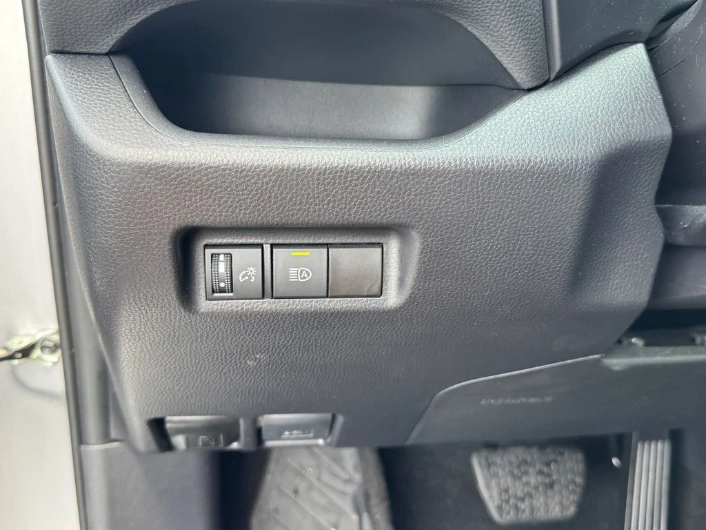 Used 2025 Silver Toyota XLE image 22