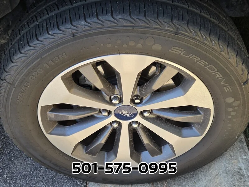 Used 2020 Black Metallic FORD XL image 10