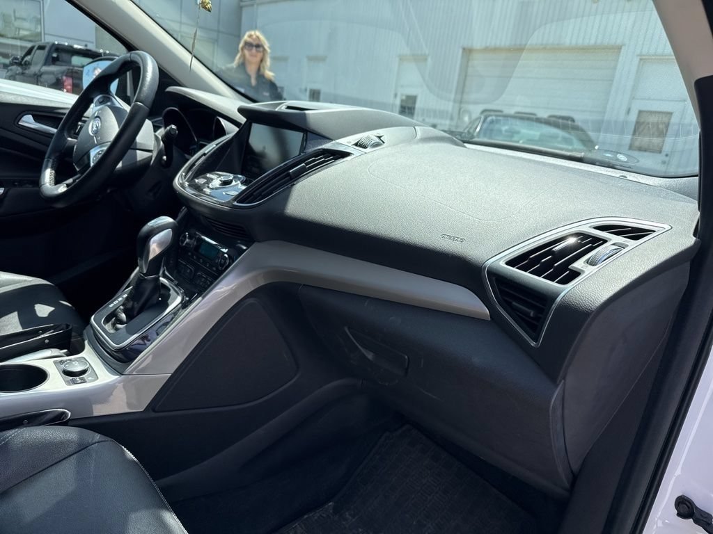 Used 2013 White Platinum Ford SEL image 18