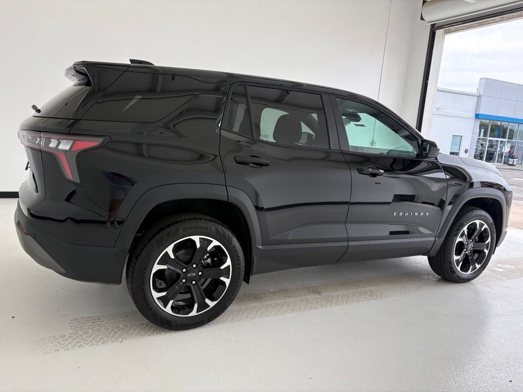 2027 Chevrolet Equinox LT - Photo 21