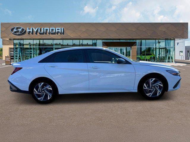 2025 Hyundai Elantra SEL - Photo 9
