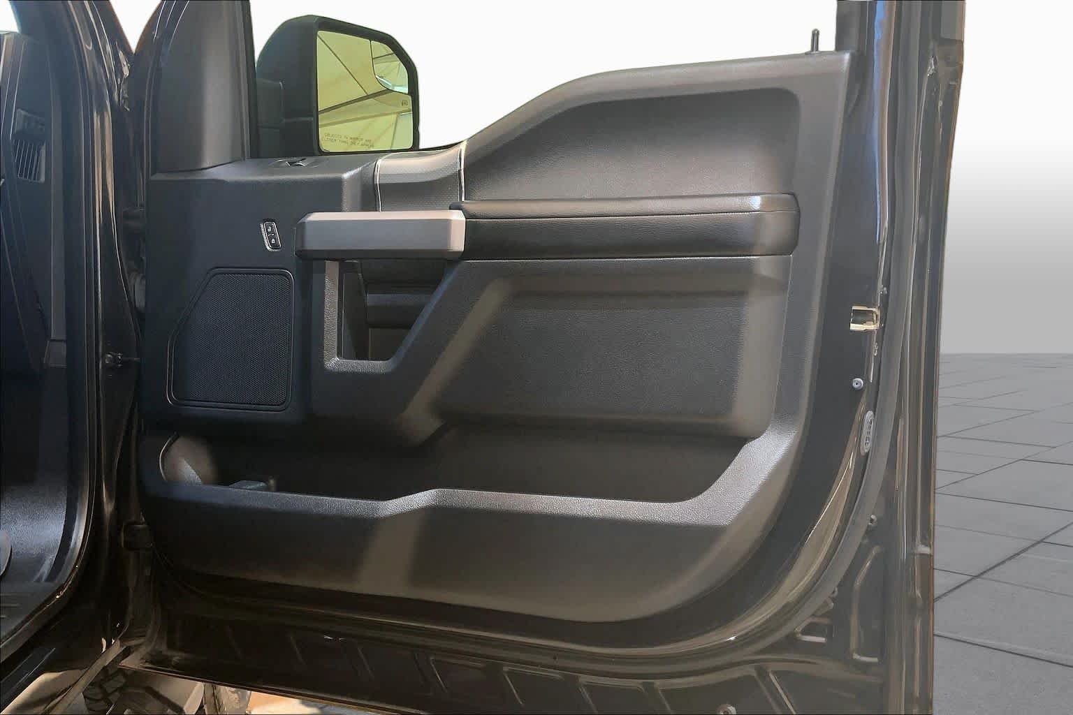 Used 2015 Tuxedo Black Metallic Ford XLT image 23